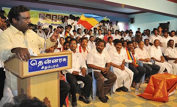 பிரதமராக வர ஜெயலலிதாவிற்கு தகுதி கிடையாது: பாமக எம்எல்ஏ ஜெ. குரு